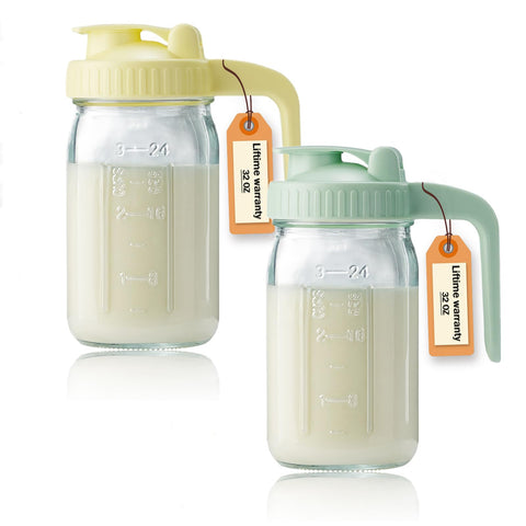 Miradexic 32oz glass pitcher with lid and spout for mess-free pouring