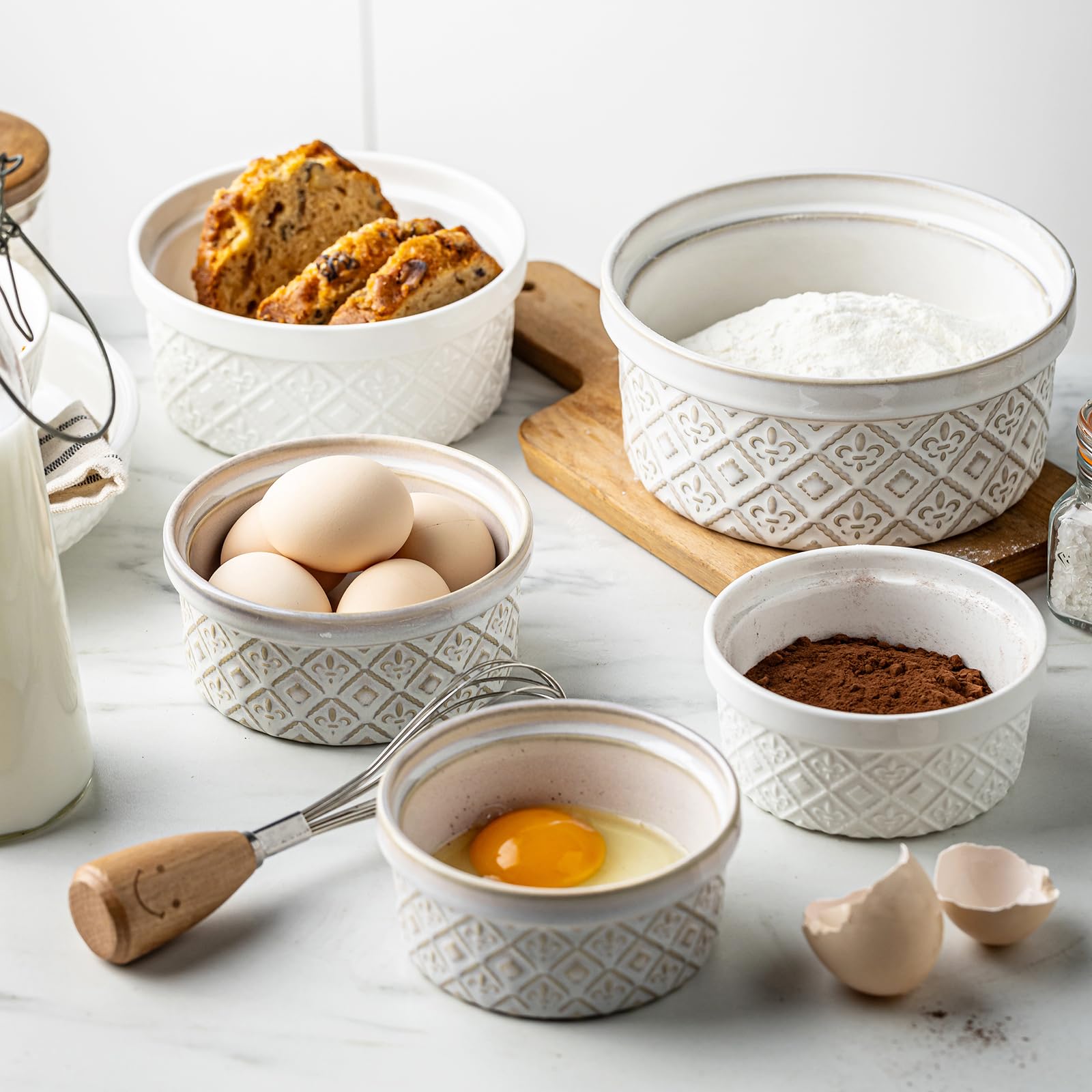 MISSYSSIM nesting ceramic mixing bowls with lids save space in busy kitchens.