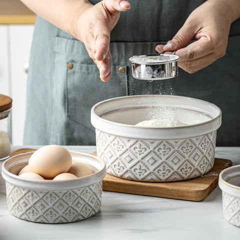MISSYSSIM stable-base bowls reduce tipping during mixing and pouring.