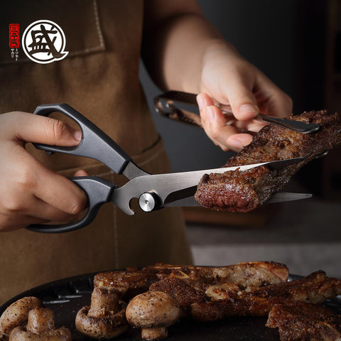 MITSUMOTO SAKARI long blade enables precise cuts on grilled meat.