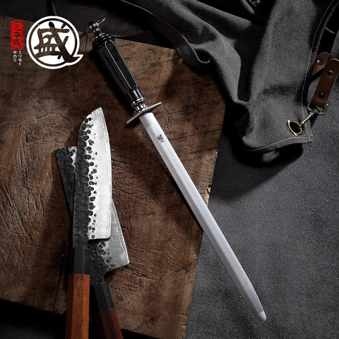 MITSUMOTO SAKARI sword-shaped design emphasizing lightweight portability.