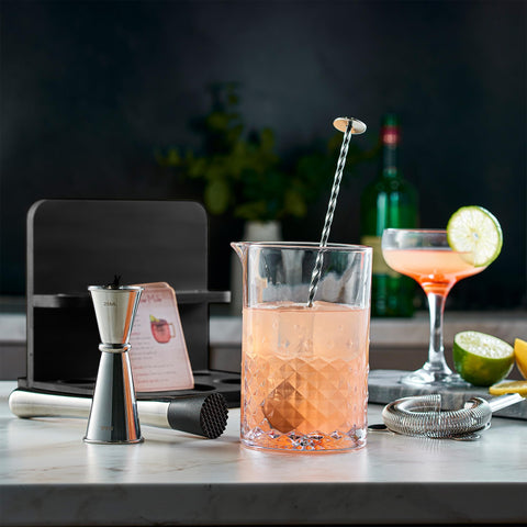 Mixeries thick-wall insulated glass helps keep drinks cool while mixing.