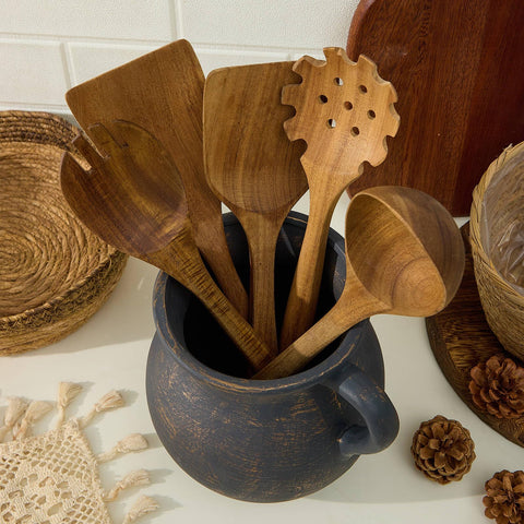 MIYUKI farmhouse-style countertop decor and practical utensil organizer for everyday use.