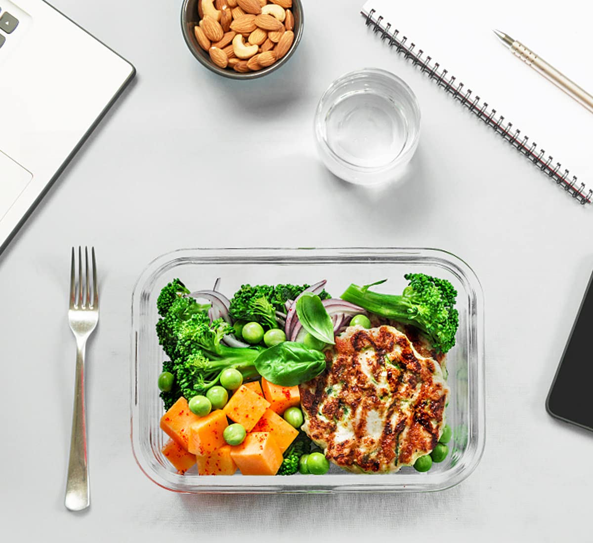 M MCIRCO dishwasher-safe glass containers simplify cleanup after meals.