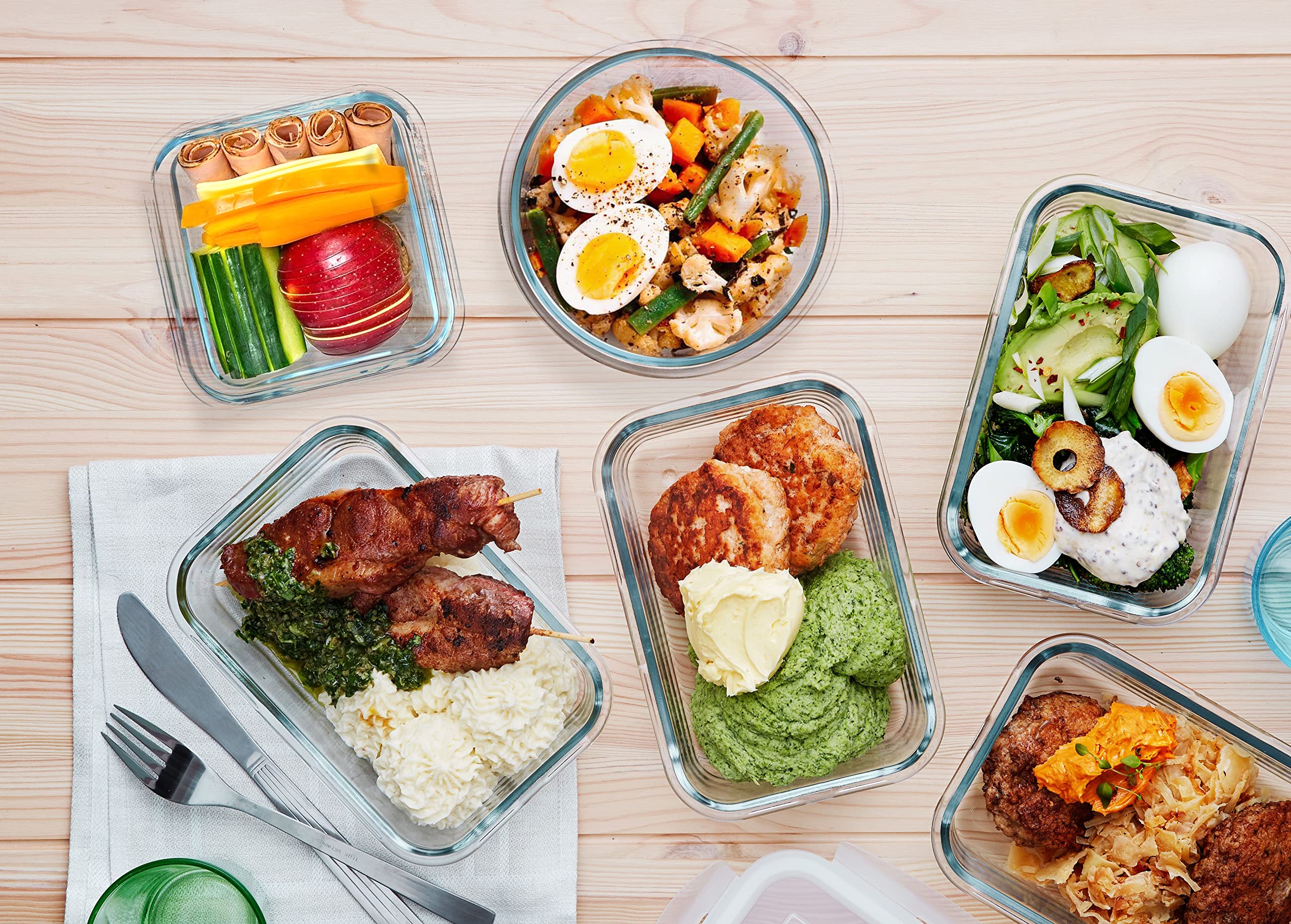 M MCIRCO stackable design saves space in cabinets and fridges.
