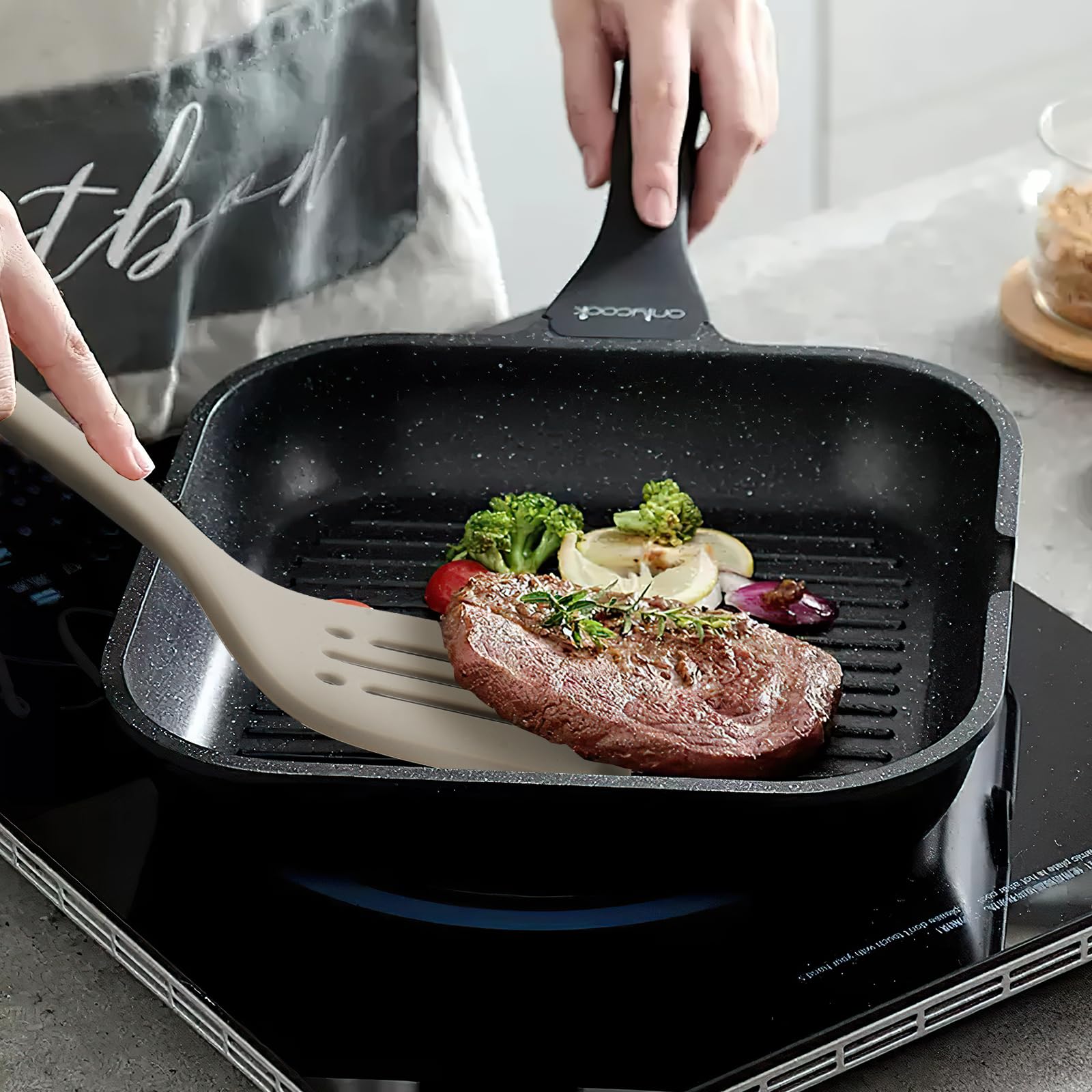 MOACC silicone slotted spoon for serving vegetables neatly
