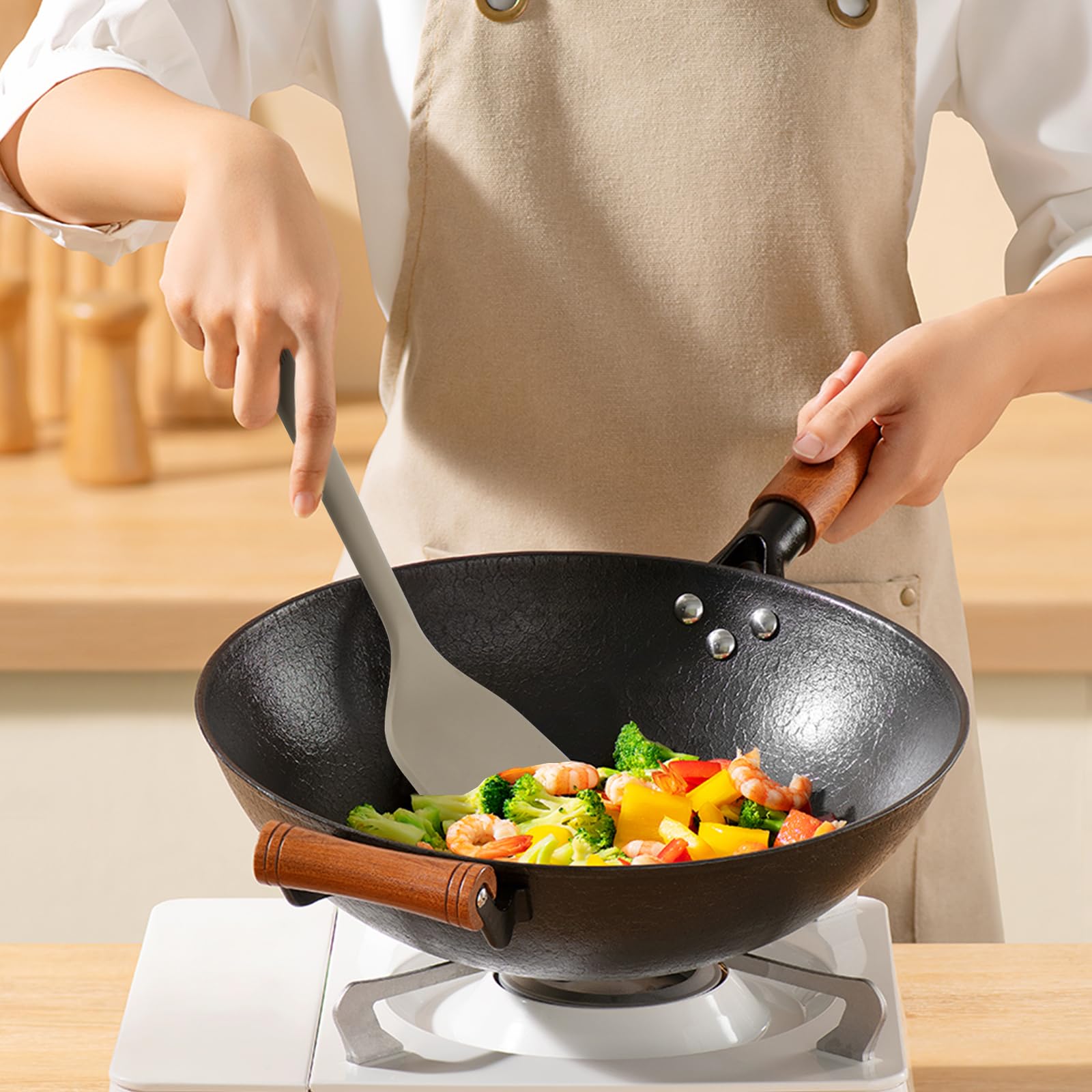 MOACC solid spoon in silicone for stirring sauces safely