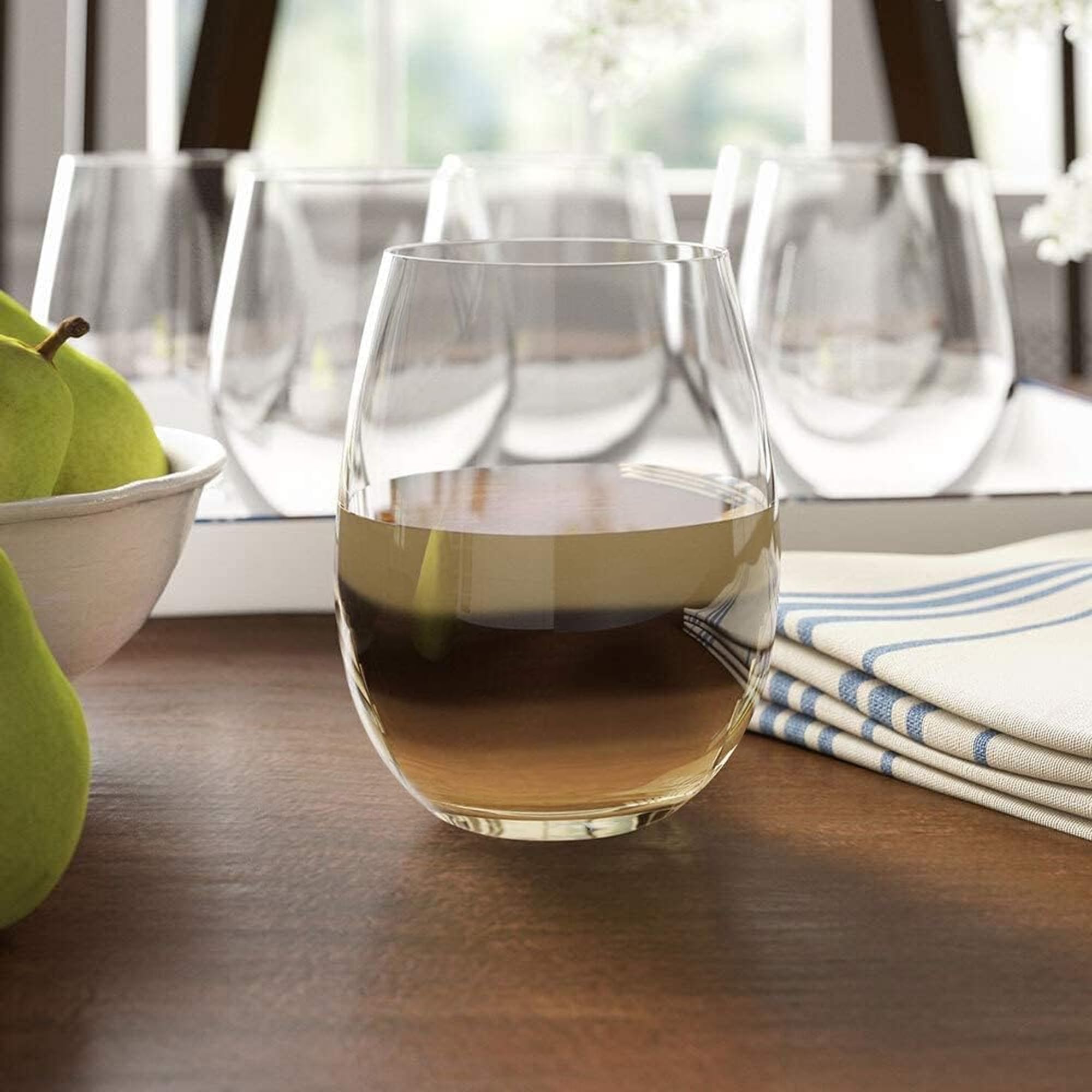 Modvera stable base helps prevent spills during service.
