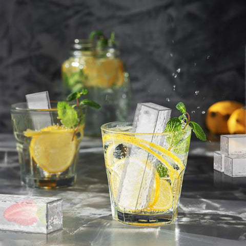 Moflekja rectangular ice cubes for slower dilution in cocktails