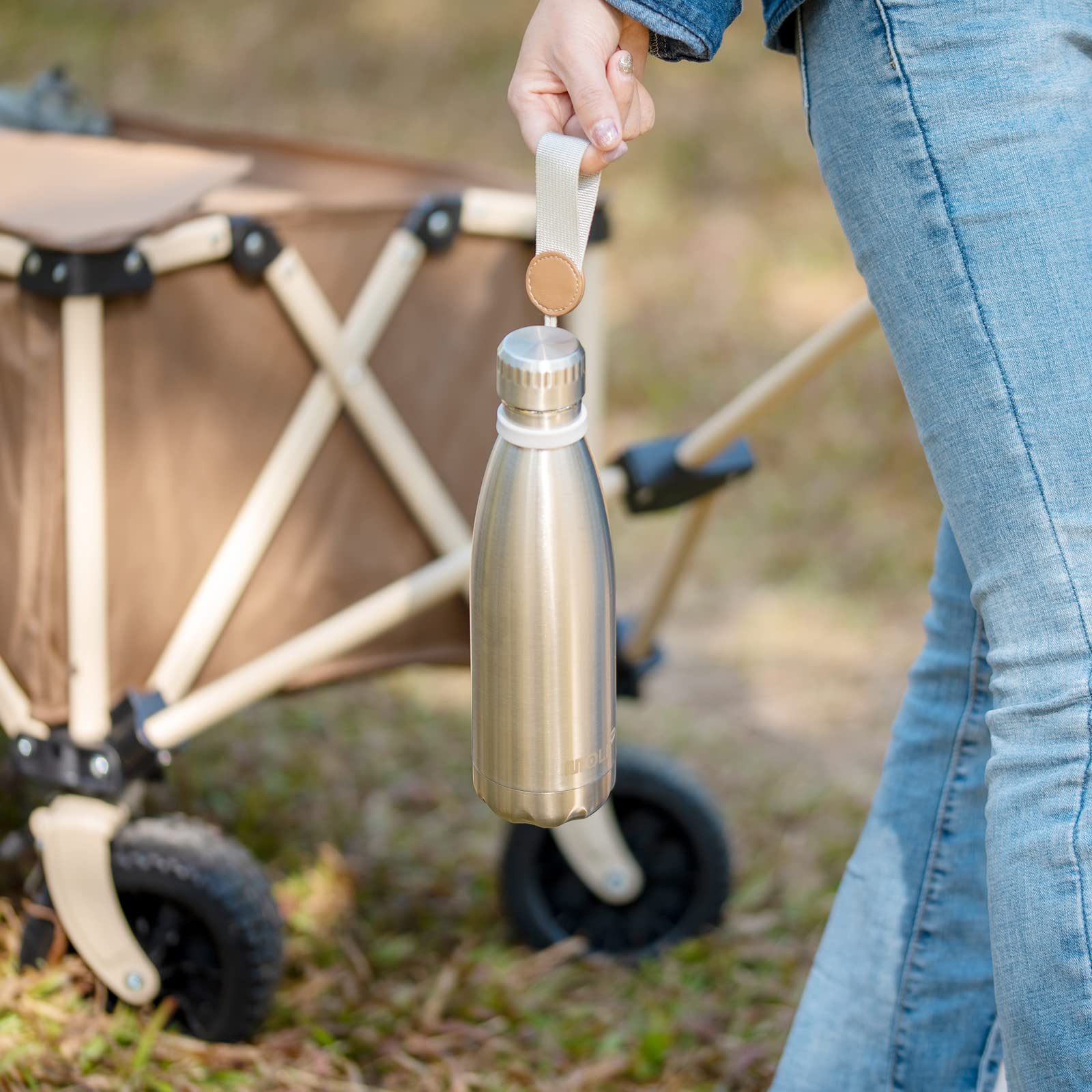 Mollcity bottle with detachable strap for easy cleaning and versatile use