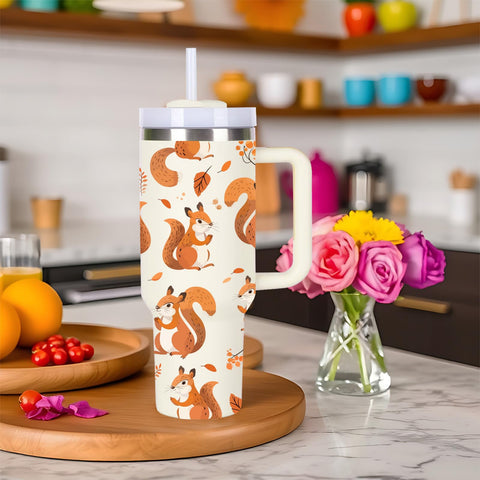 momocici double-wall insulated tumbler keeps beverages at target temperatures.