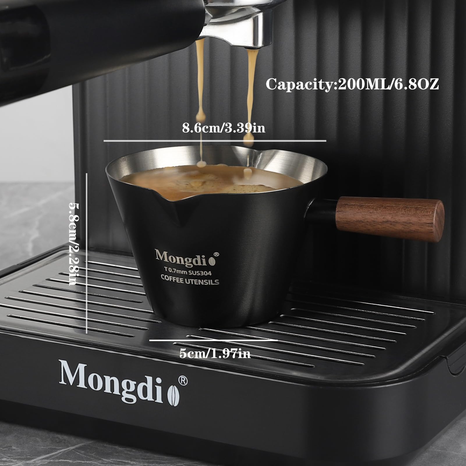 Mongdio coffee cup with walnut handle provides comfortable grip