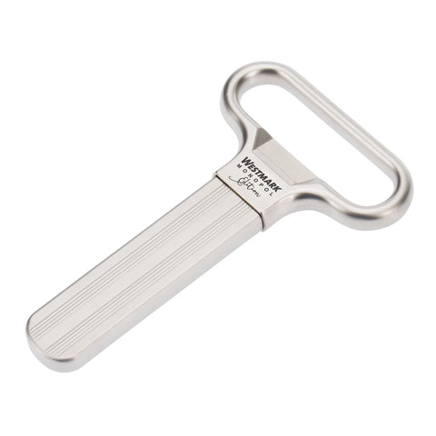 MONOPOL Westmark hardened steel prongs provide durable cork extraction