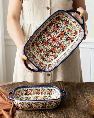 Moqidadii small casserole dish offers compact versatility for single servings.