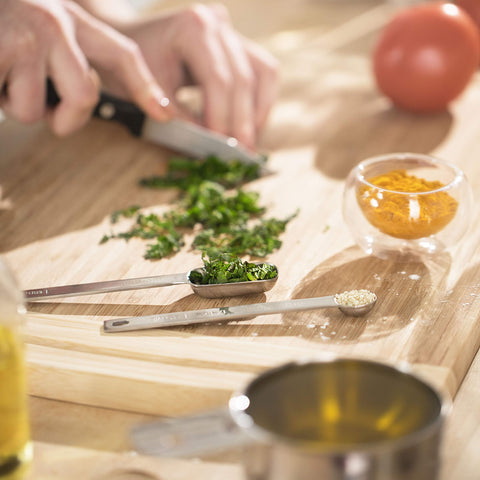 Morgenhaan durable stainless steel measuring set supports thick ingredients like honey.