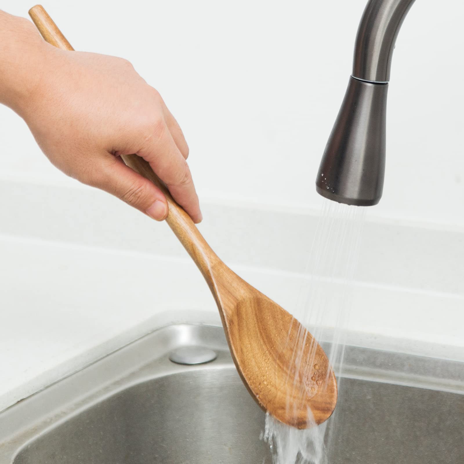 MornHalo easy-clean lacquered wood spoons maintain glossy, fresh appearance.