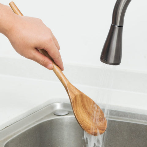 MornHalo easy-clean lacquered wood spoons maintain glossy, fresh appearance.