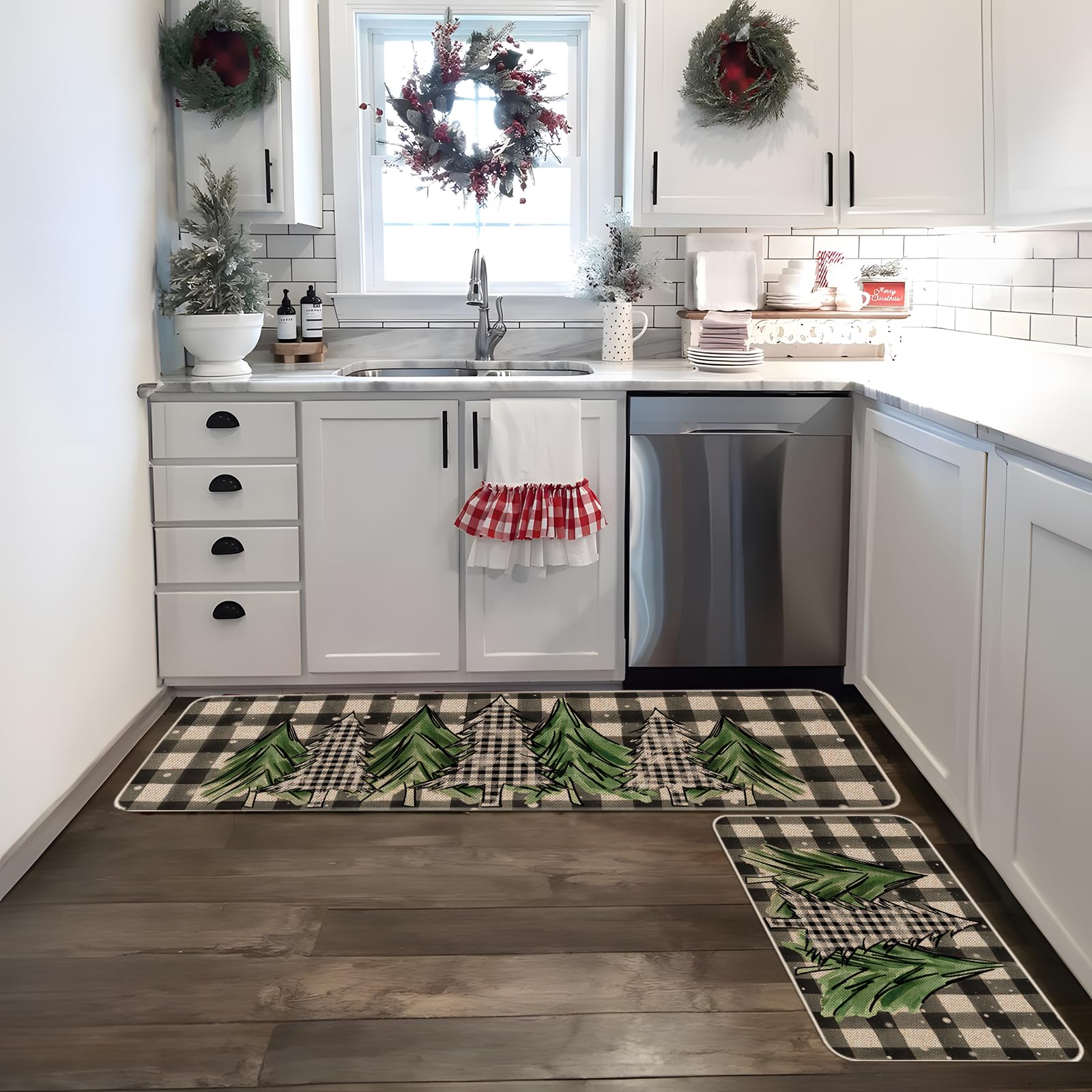 Moutina gift-ready Christmas trees mat packaging and presentation
