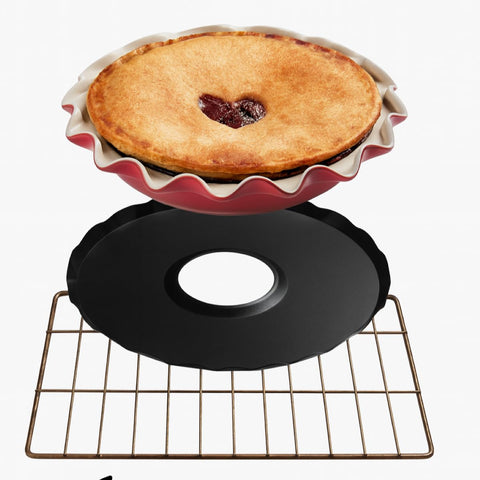 Mrs. Anderson’s Baking Pie Drip Catcher Pan features a fluted rim to prevent overflow.