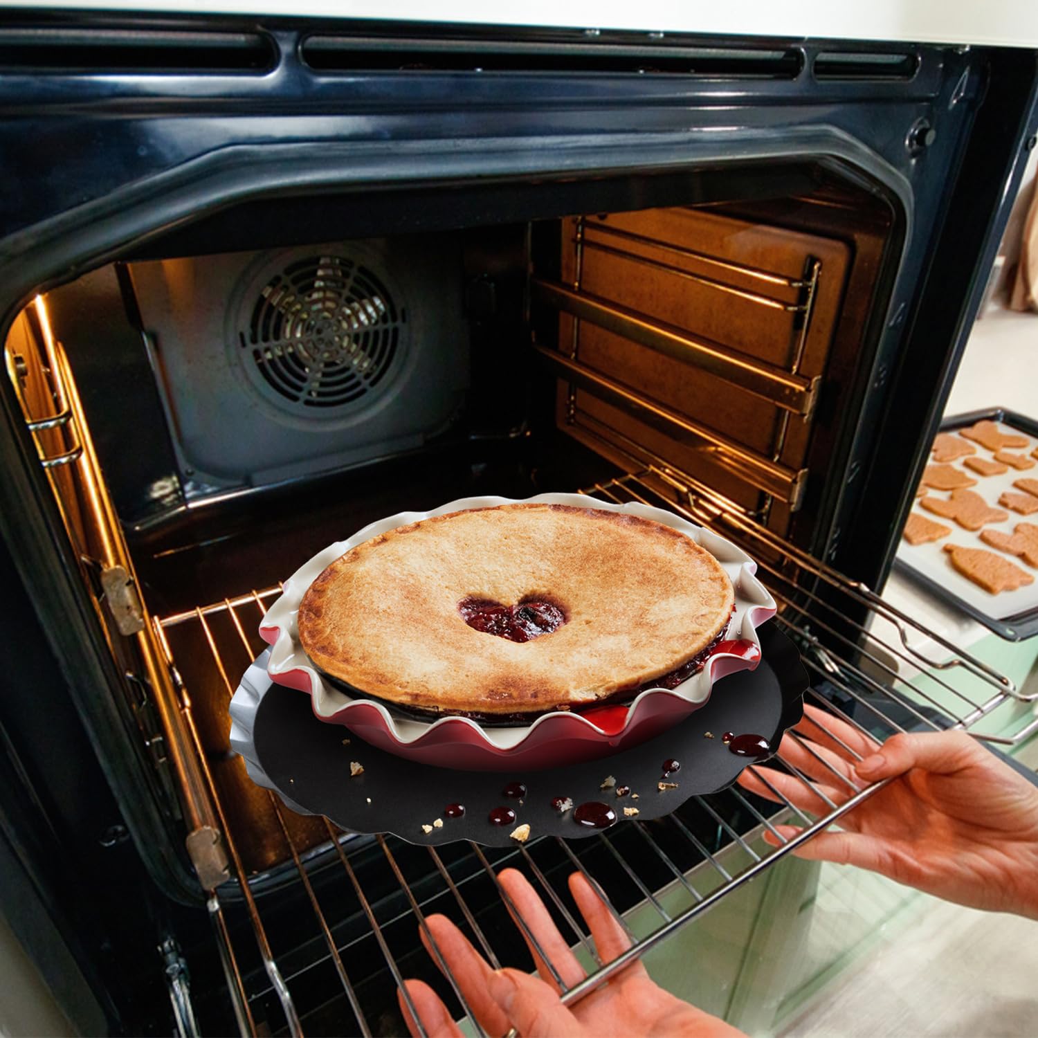 Mrs. Anderson’s Baking Pie Drip Catcher Pan is heat safe up to 500°F.