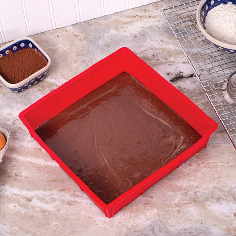 Mrs. Anderson's silicone pan release-ready surface supports even layer cakes