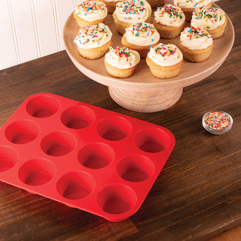 Mrs. Anderson's Silicone Muffin Pan: stands-alone design supports muffin trays during prep.
