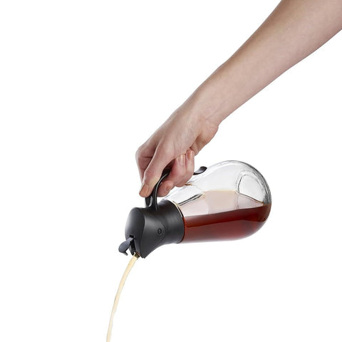 Mrs. Anderson's Store'N Pour Syrup Dispenser inner lid sealed to prevent leaks.