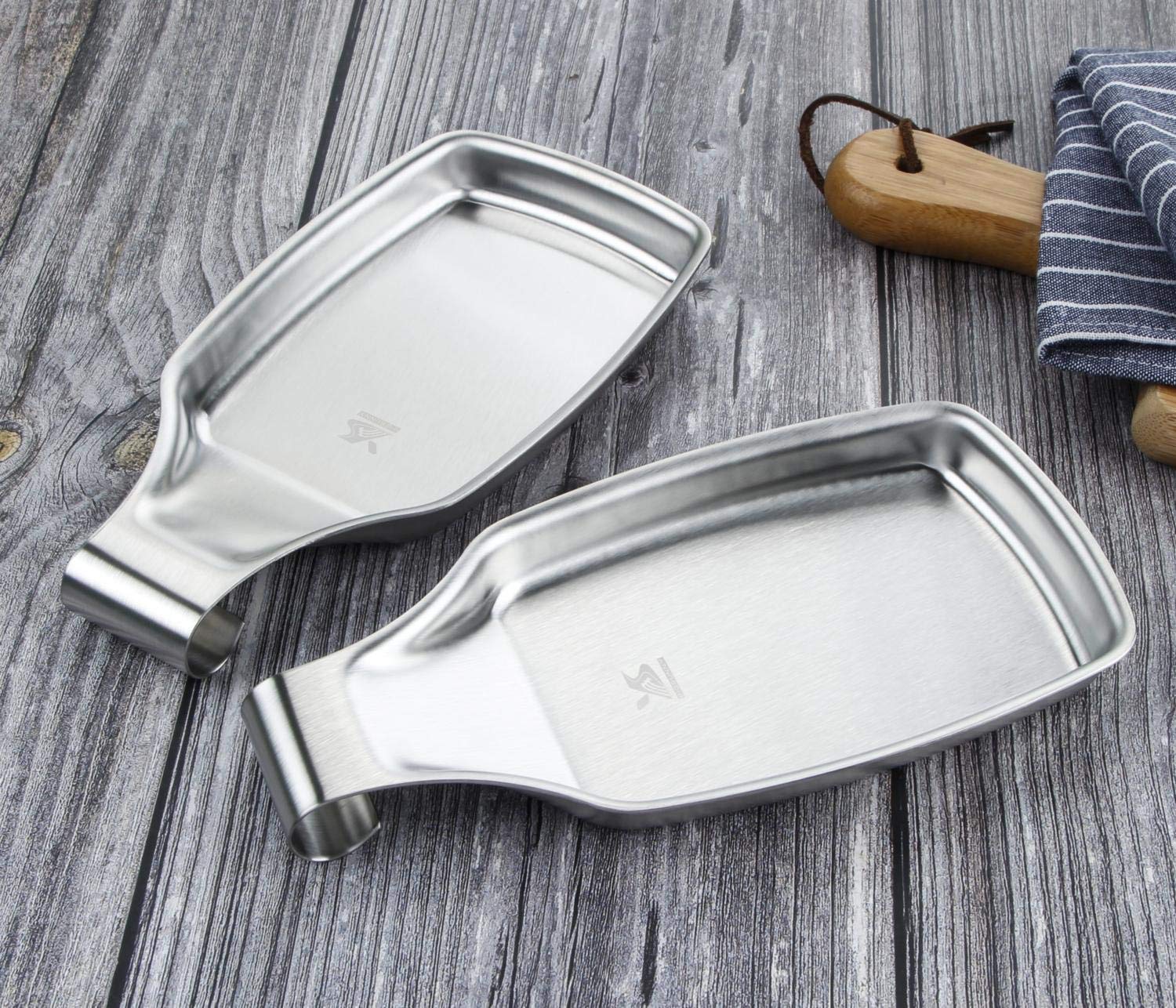 Curled-edge MSY BIGSUNNY spoon rest shown for hanging display