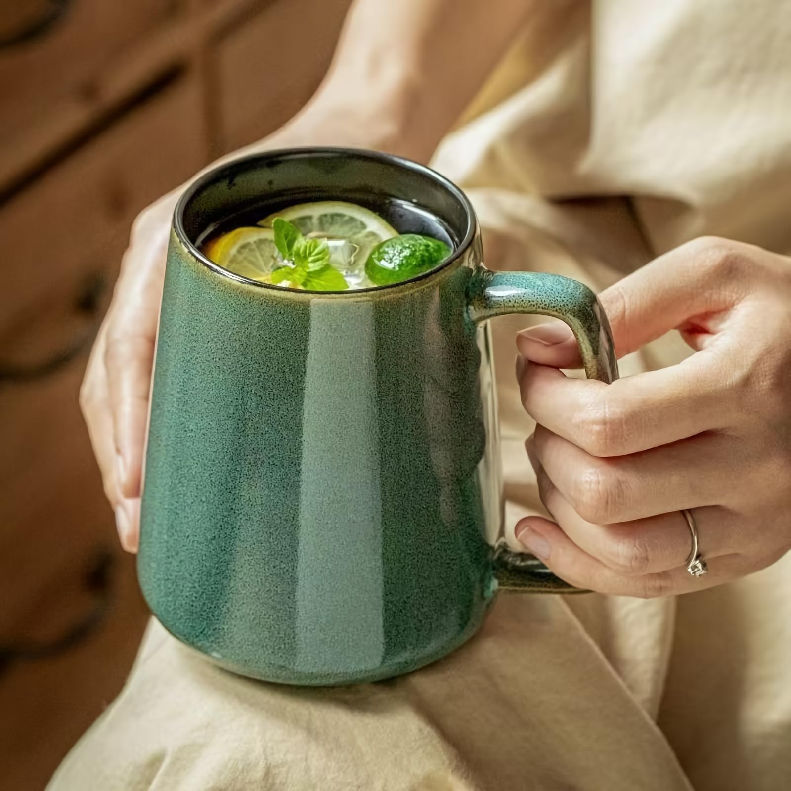 Mualuwi mug microwave safe for quick reheats.
