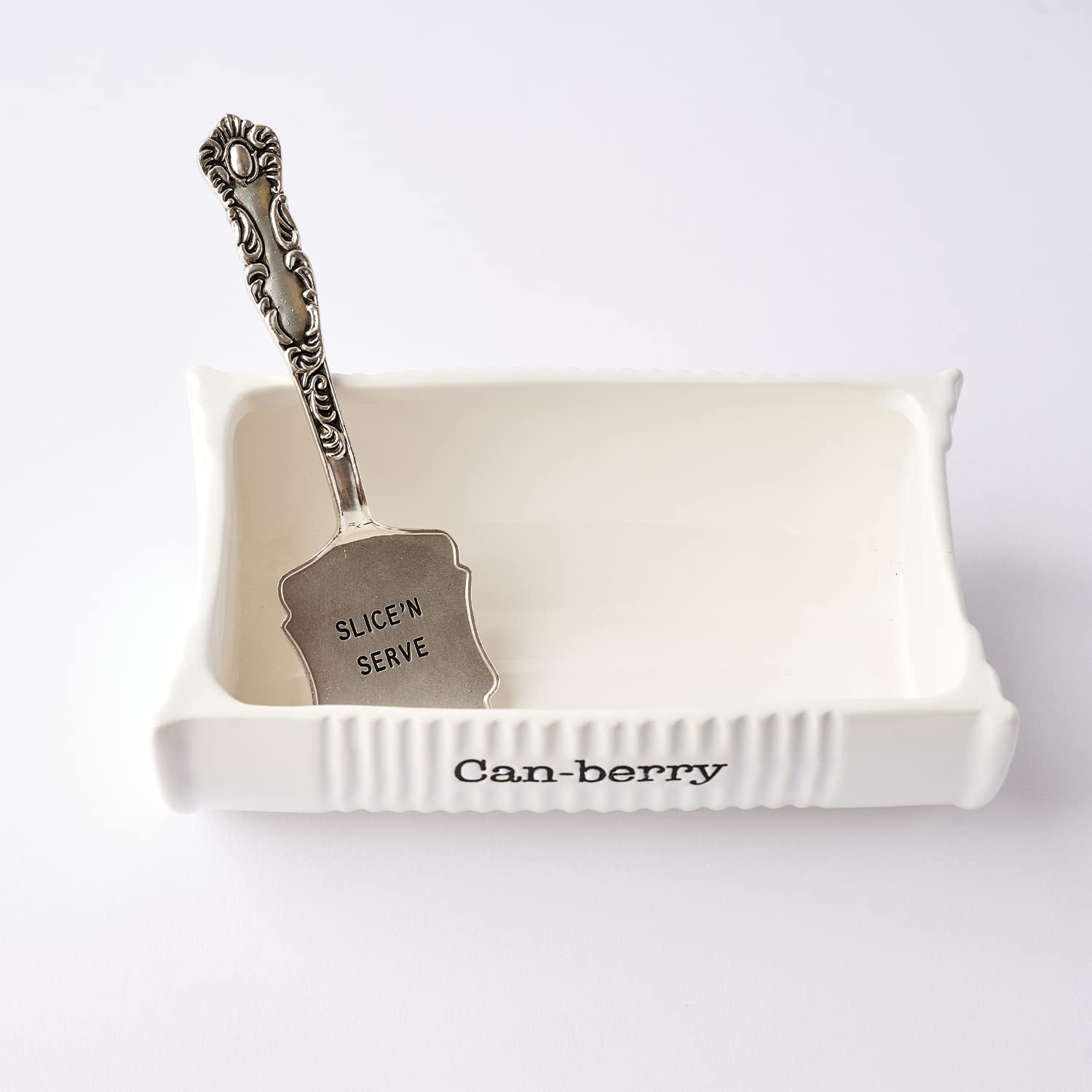Mud Pie Can-Berry debossed sentiment enhances festive table vibes.