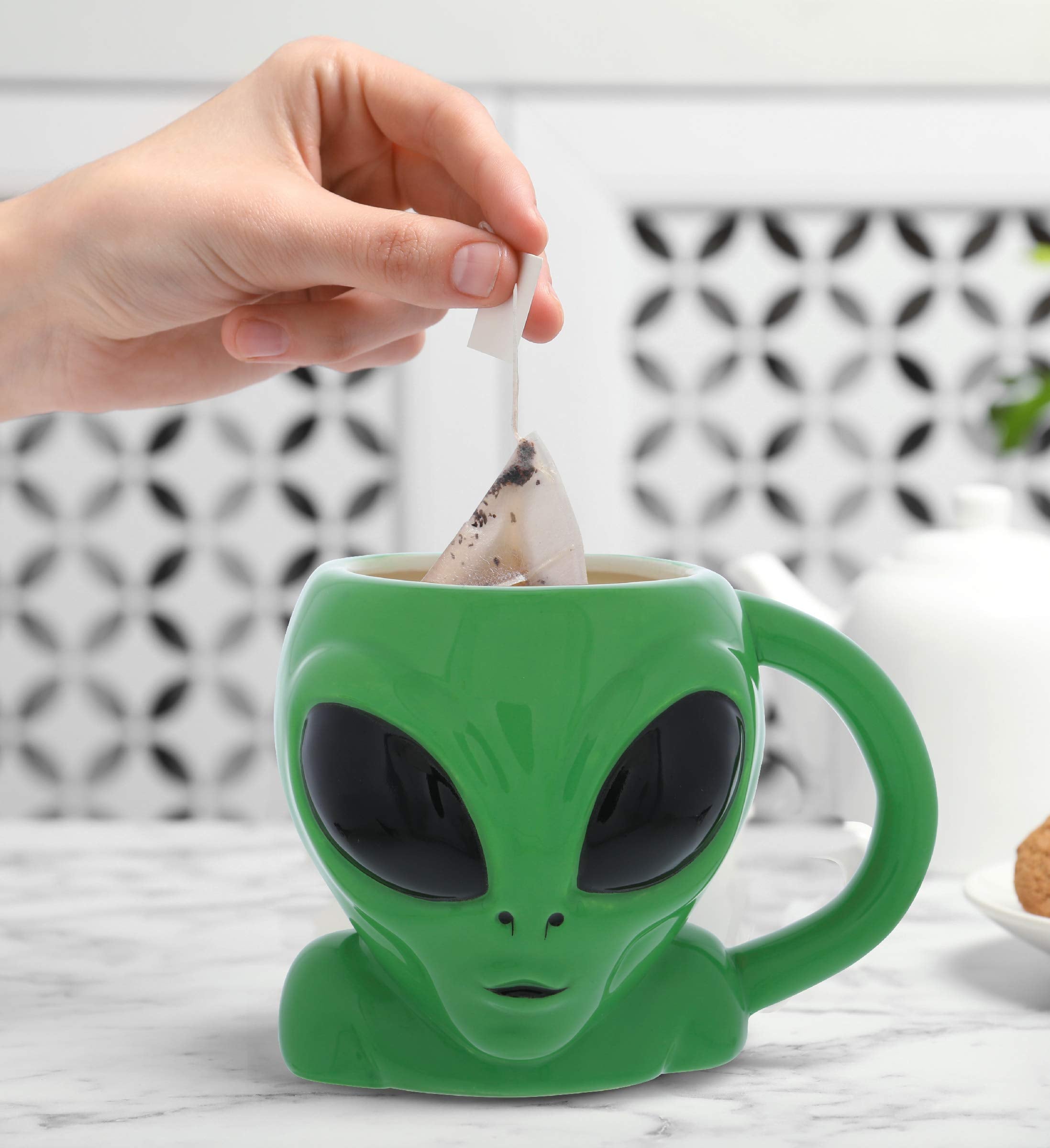 MUGNIV Green Alien Mug with wide mouth for easy pouring.