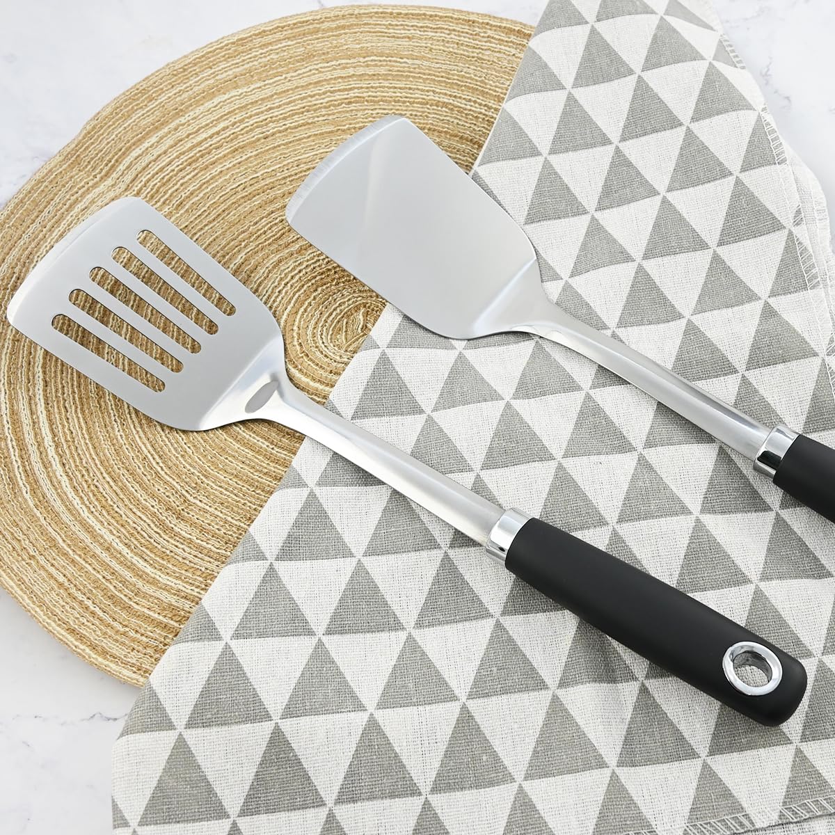 MUJINON kitchen spatulas suitable for serving at gatherings and banquets.