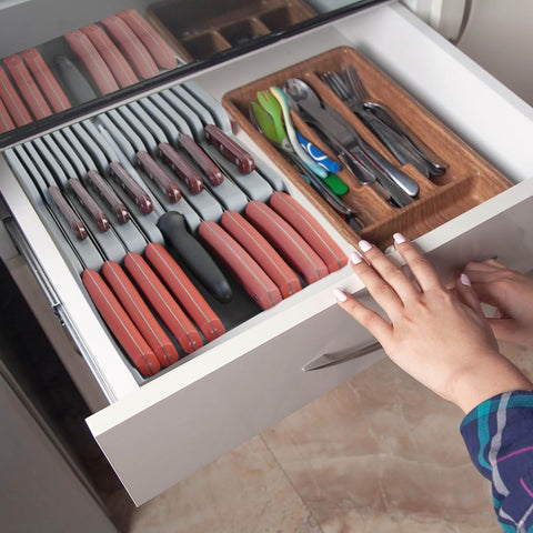 Mulikeer BPA-free plastic knife block emphasizes safe, reusable storage.