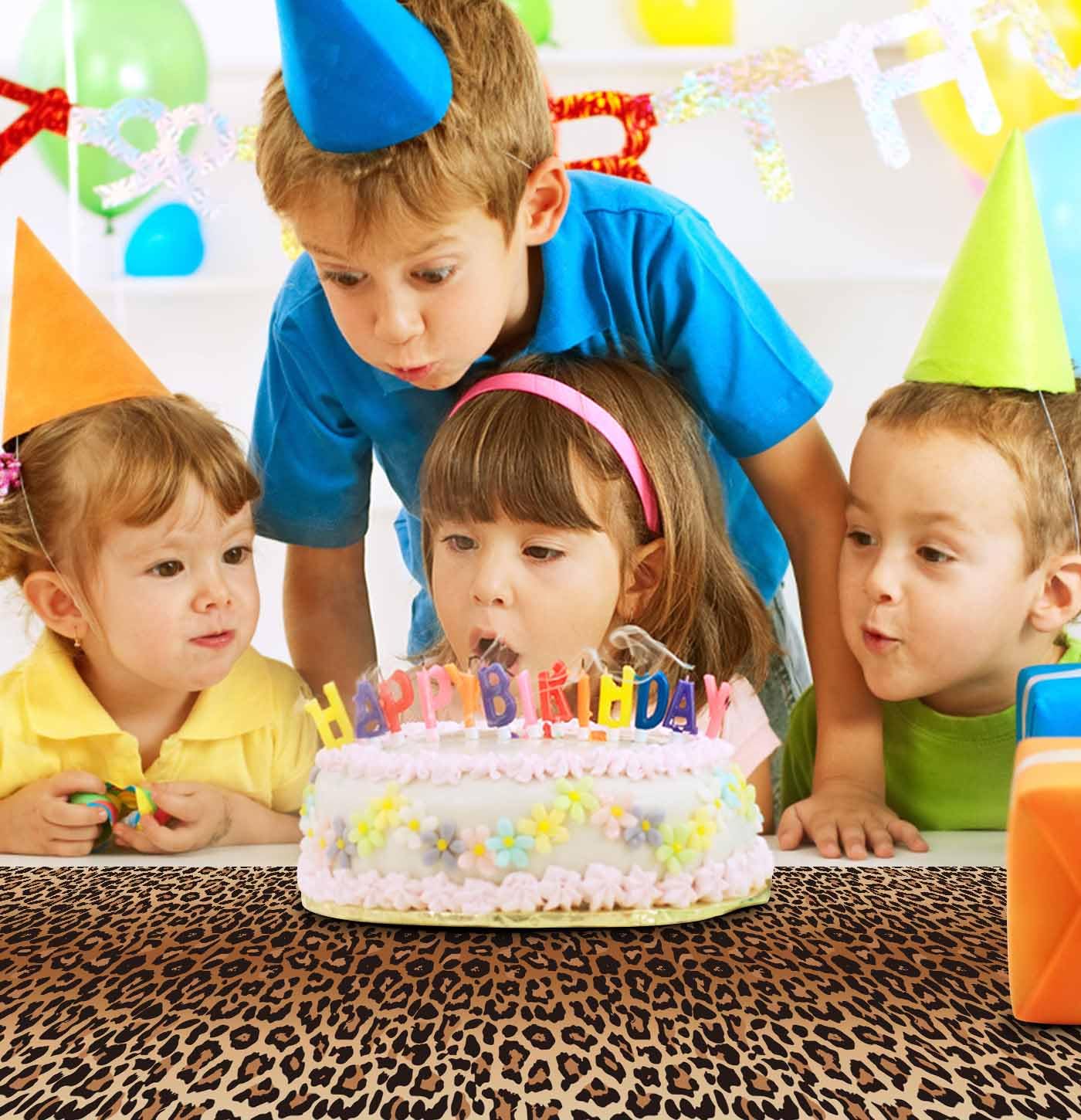 Munilail leopard decor adds bold style to leopard-themed parties.