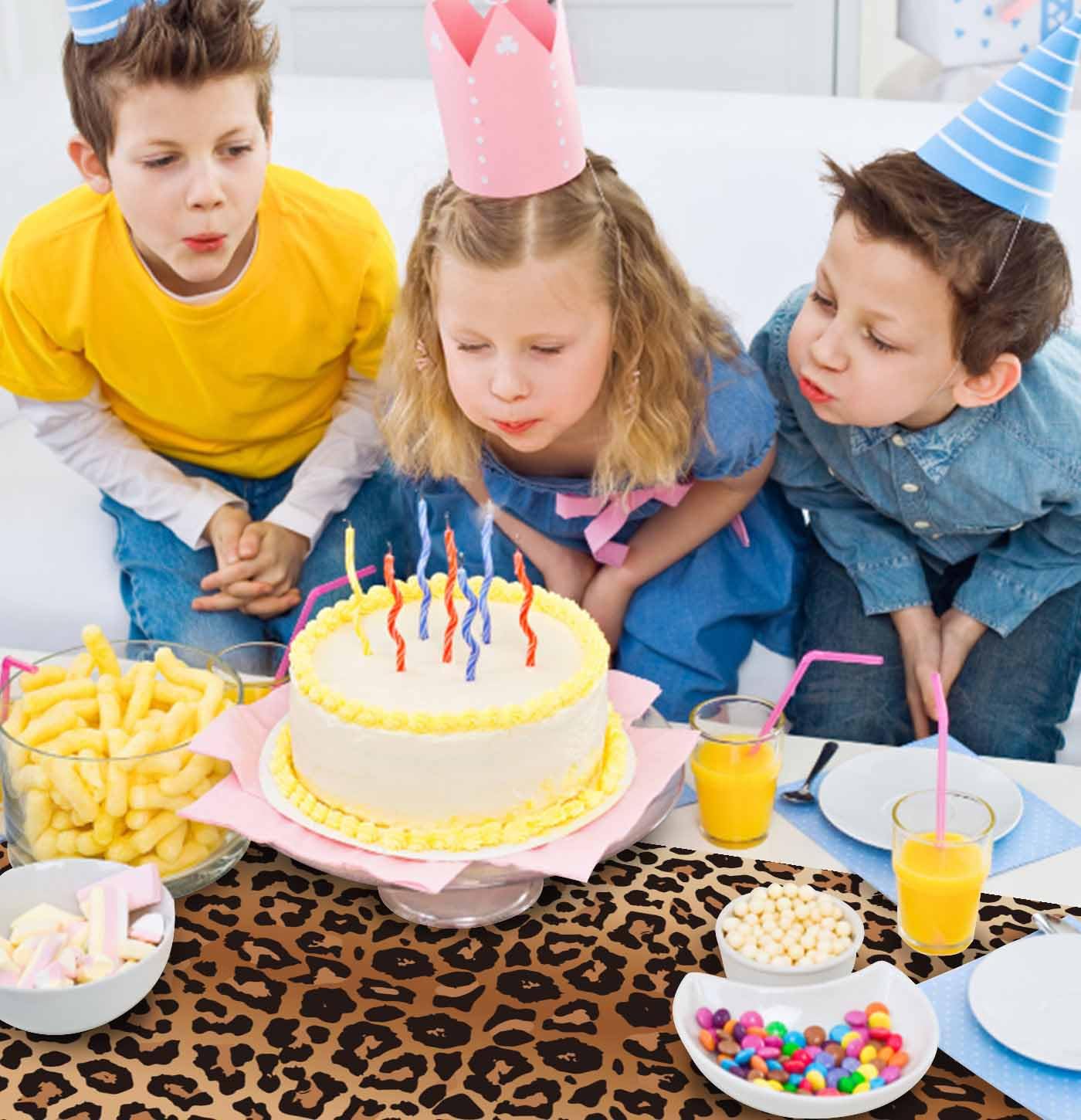 Munilail disposable table runner pack ideal for easy party cleanup.