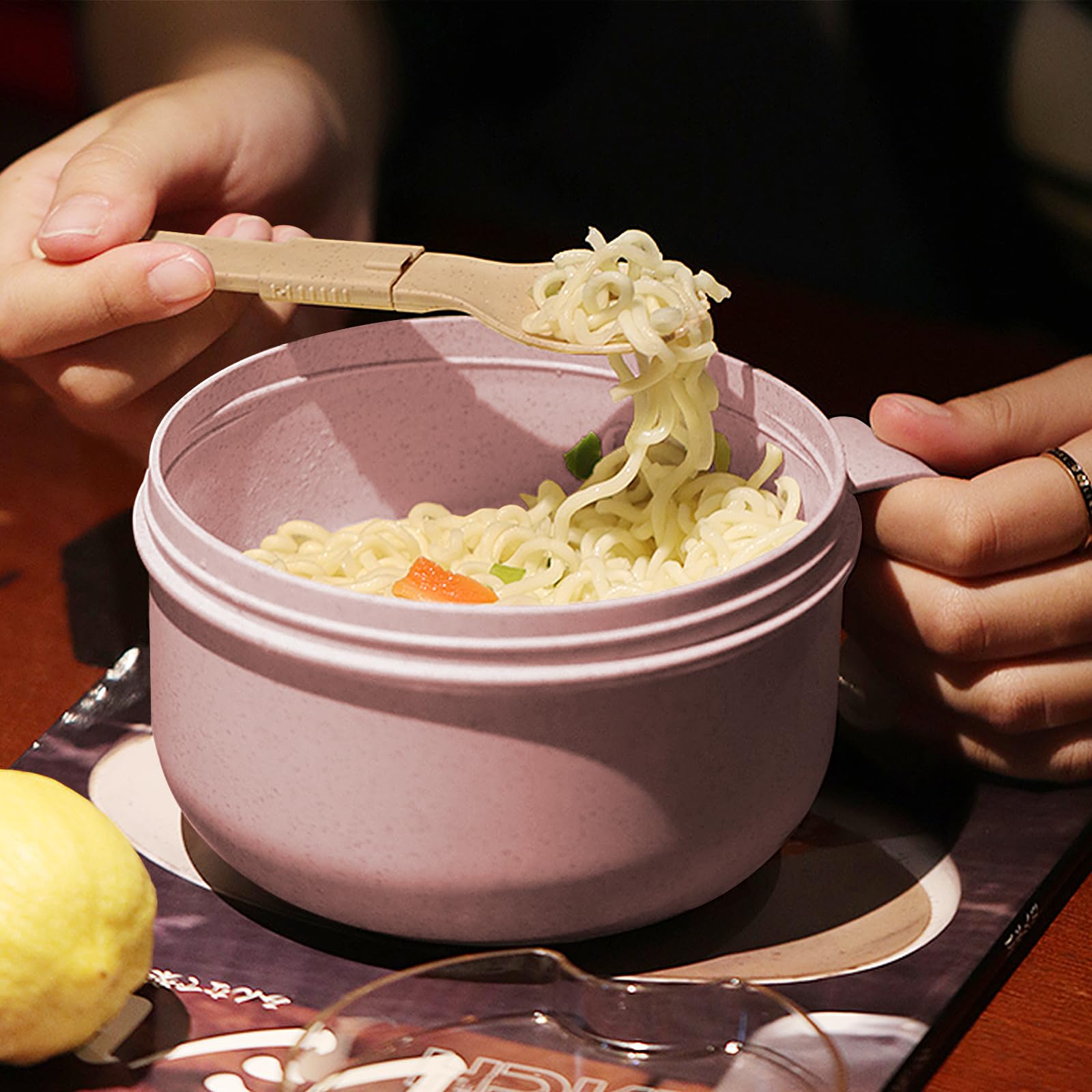 MUUBOOX easy-grip handle close-up for secure microwave removal