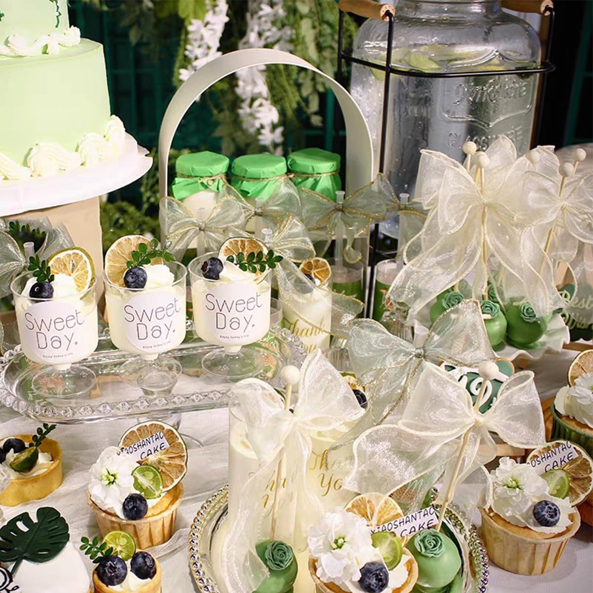 mwellewm high quality material closeup shows durable crystal-clear plastic for busy event service