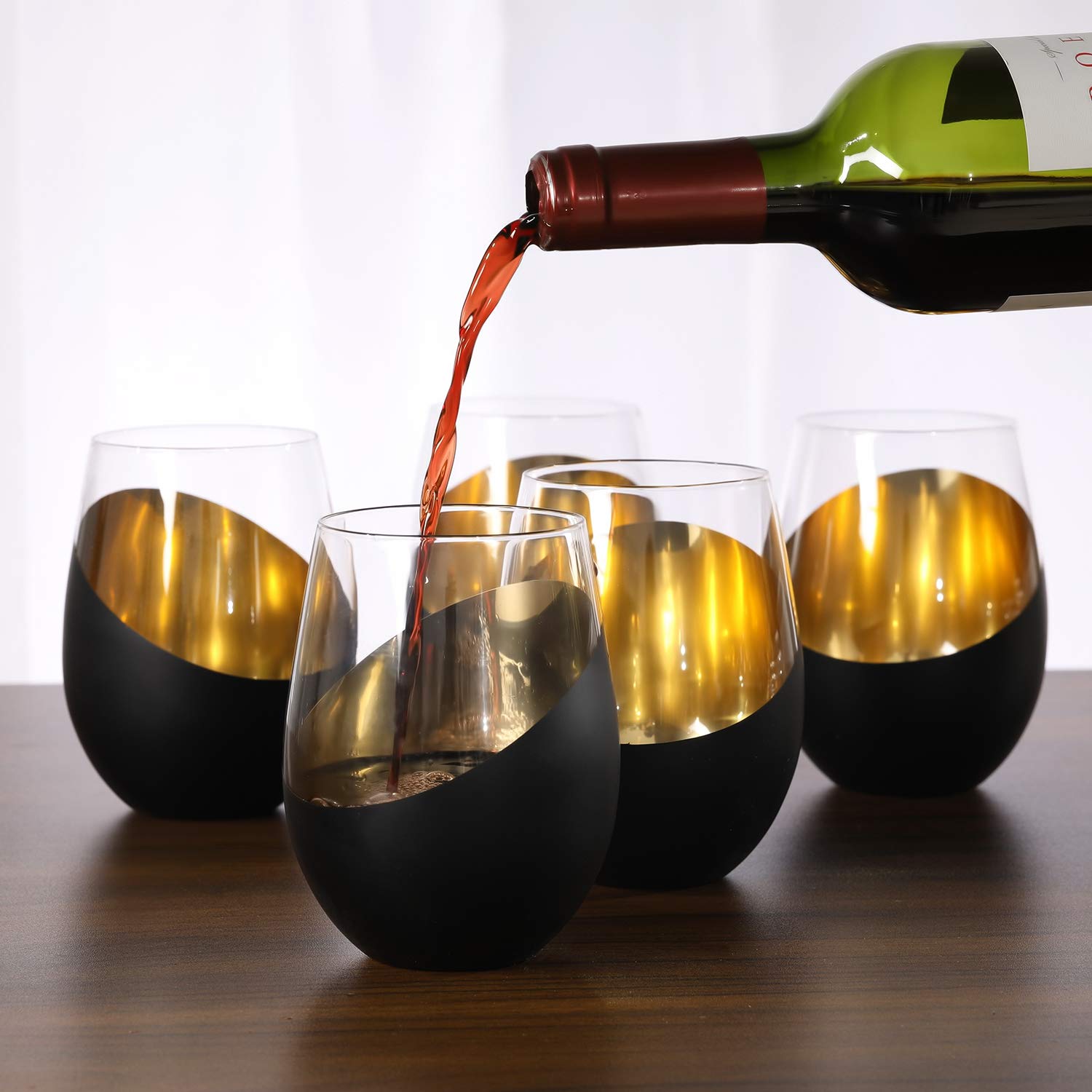 Stemless MyGift glass with tilted base for easy handling