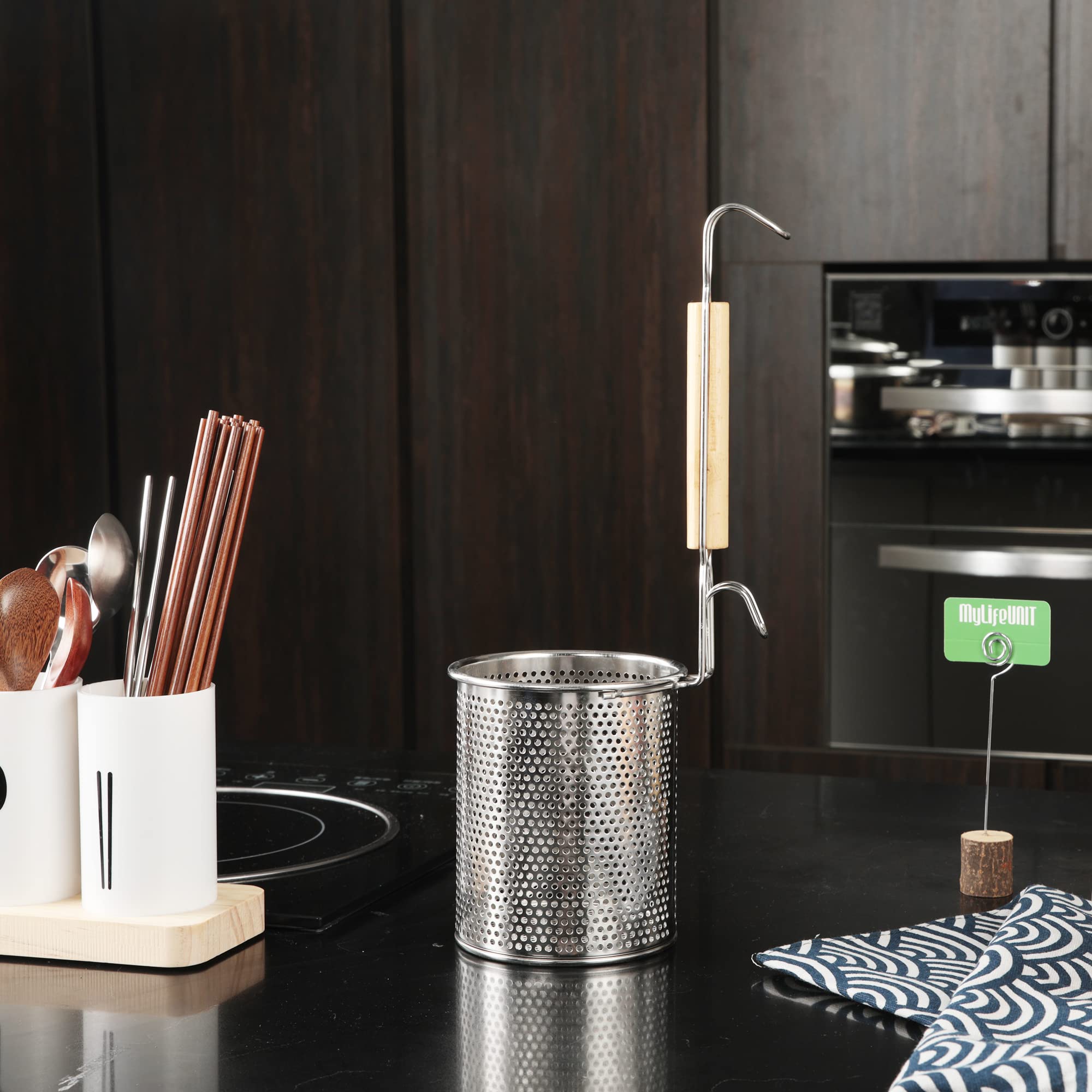 MyLifeUNIT stainless steel strainer is durable and easy to clean after use.