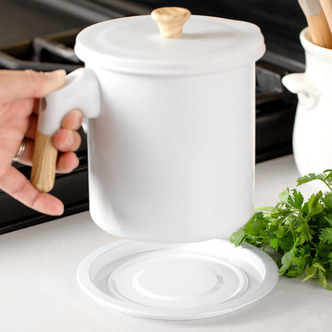 MYMOON HOME easy pour design reduces mess during oil transfer