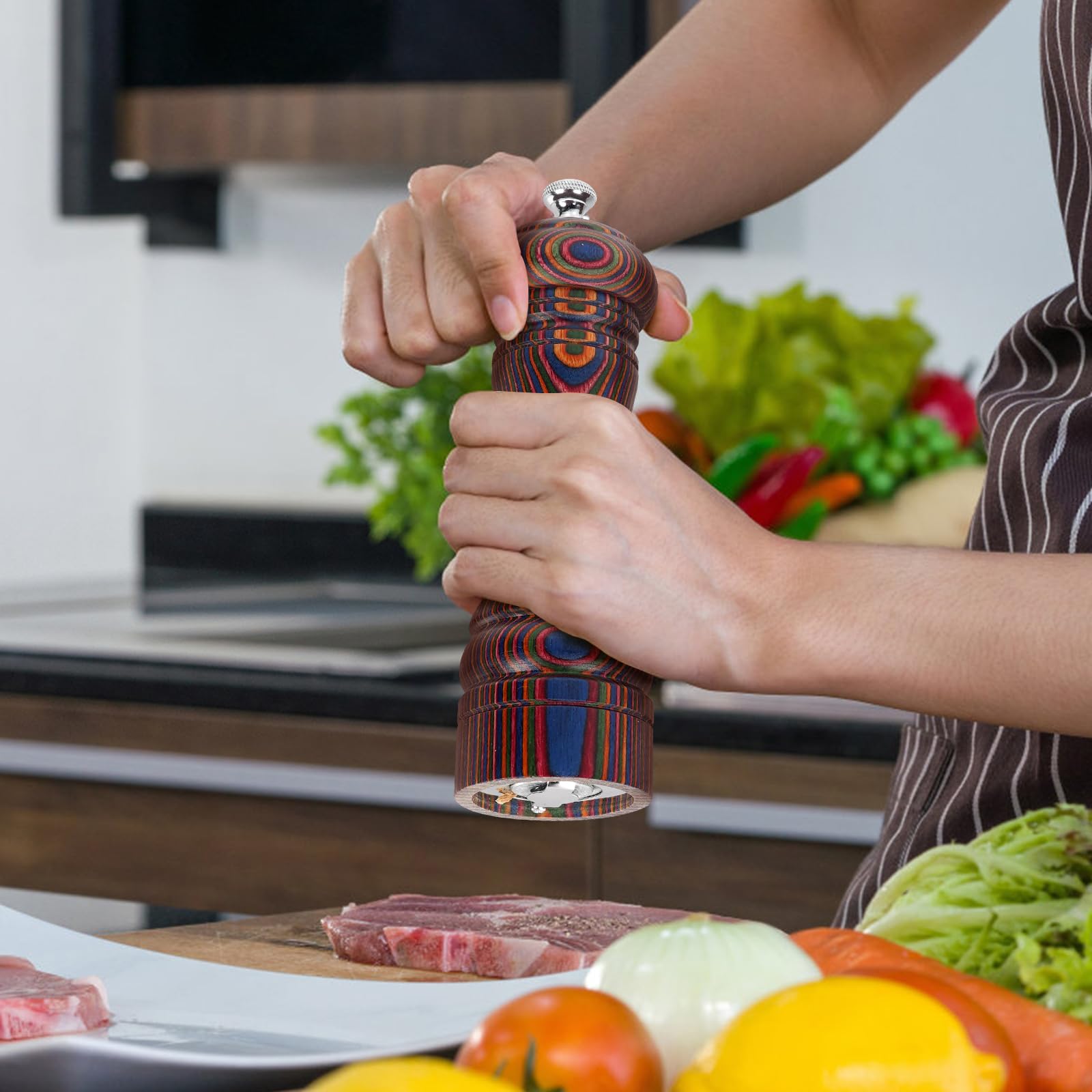 MYRAINBOW pepper mill packaged as a gift-ready kitchen accessory