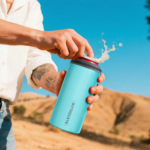 Sweat-proof exterior of MYTHQUATE cooler stays dry in hand.