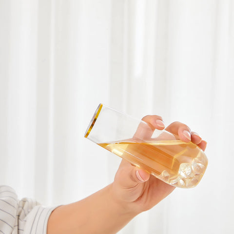 N9R disposable wedding champagne flutes for quick, tidy post-event cleanup.