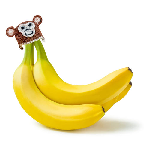 NANA HATS magnetic-silicone-cap securely covers banana crowns for easier storage.