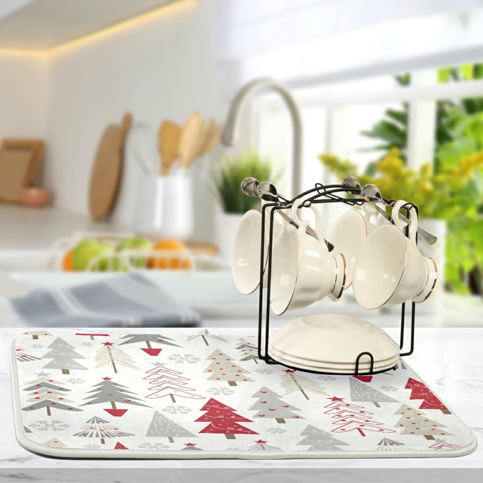 Nander heat-insulation pad doubles as a hot pad for cookware.