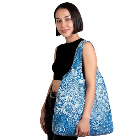 Nanobag XL ultralight 30g design fits easily in any pocket.