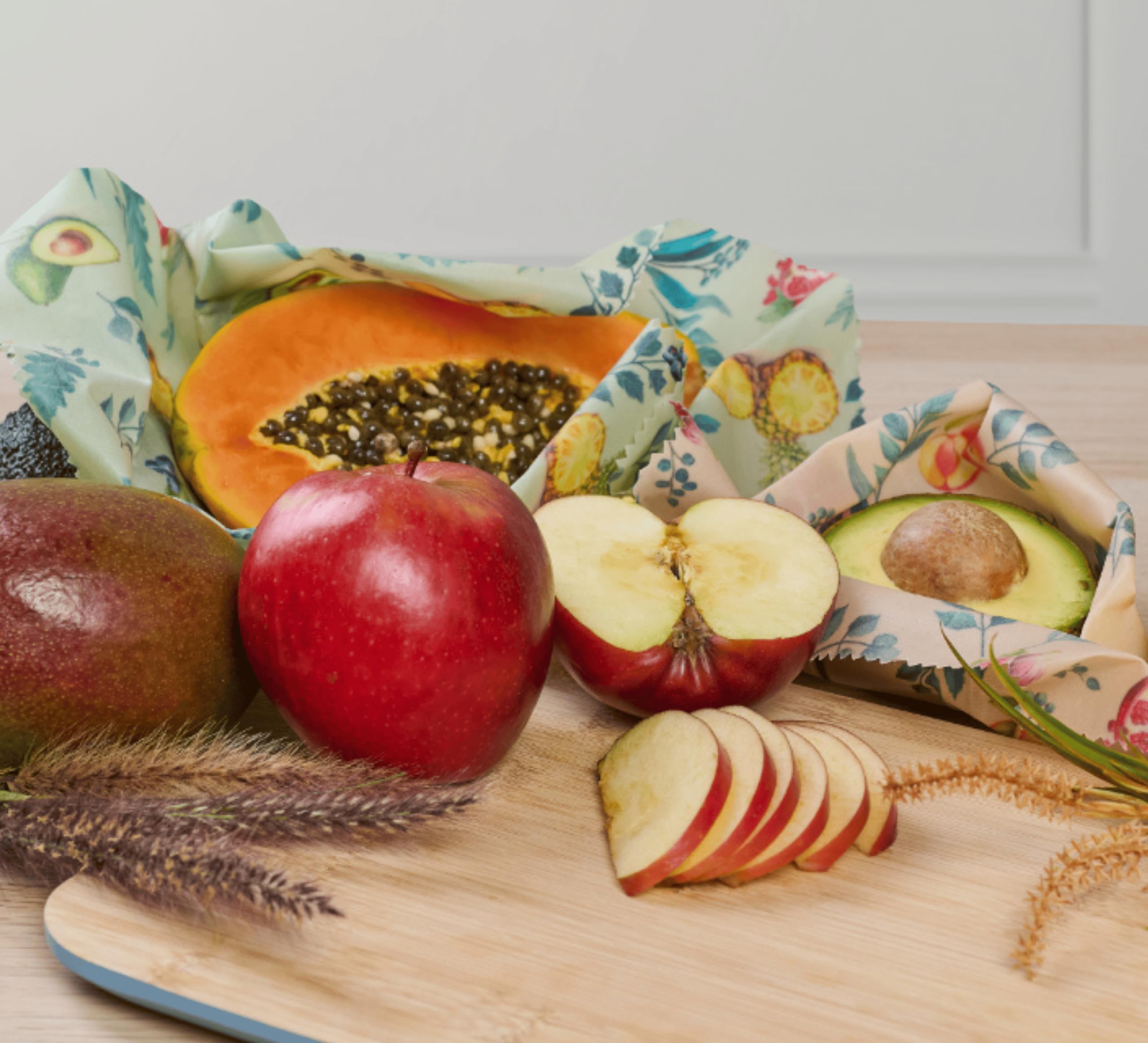 NATURABLE bundle in use during picnics promotes fresh snacks