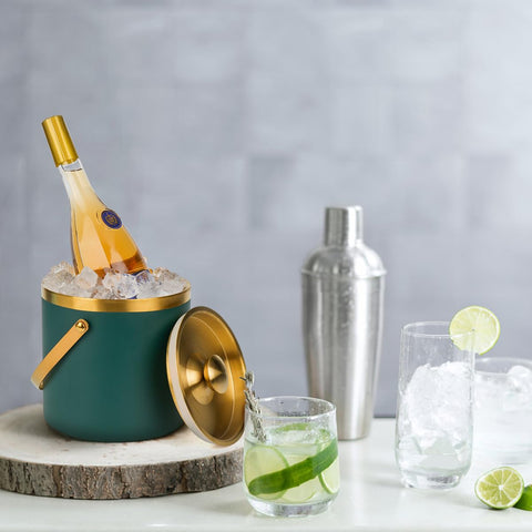 NBNSTHV 3L capacity keeps ice ready for longer outdoor gatherings.