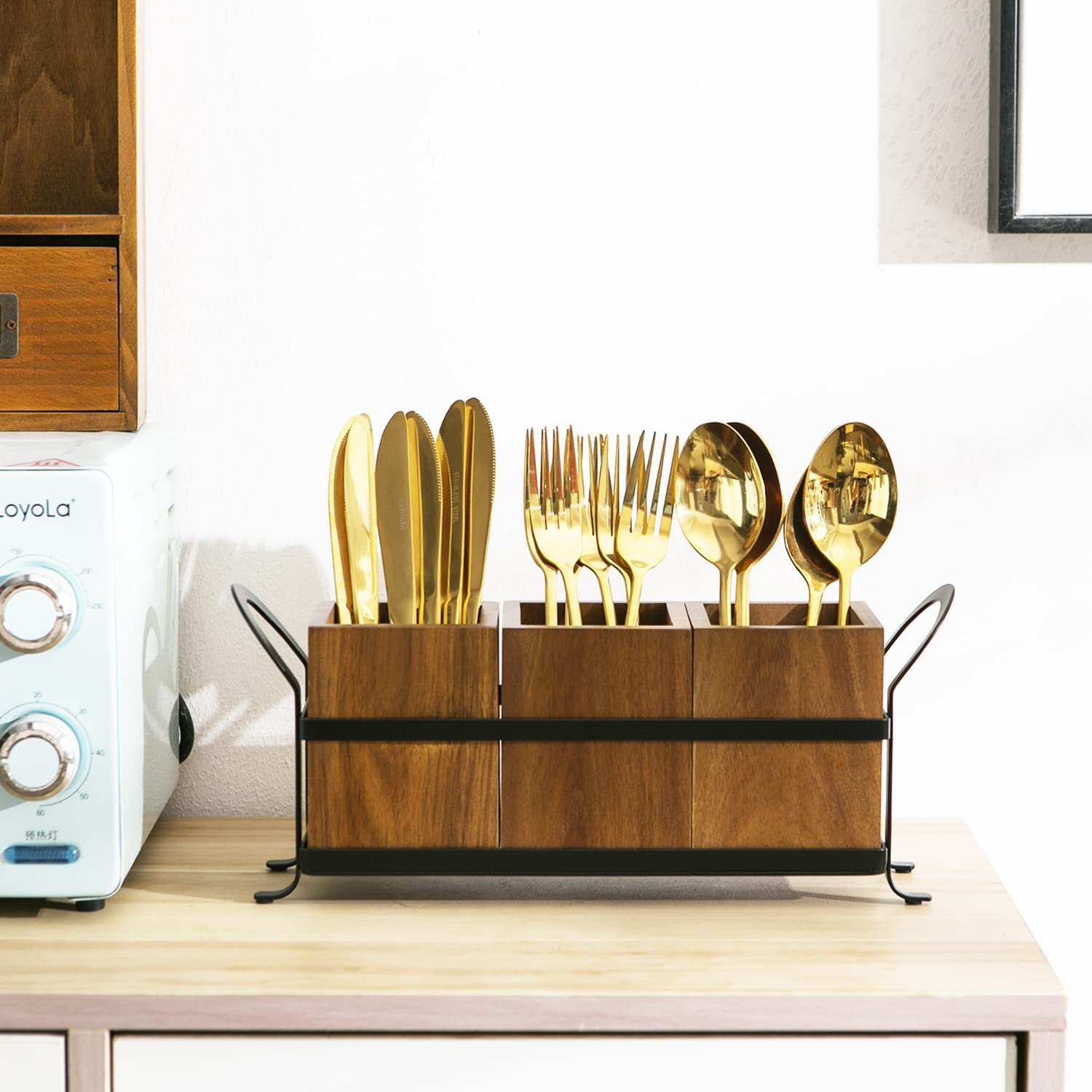 NelyBet pad-footed caddy protects surfaces during daily kitchen use.