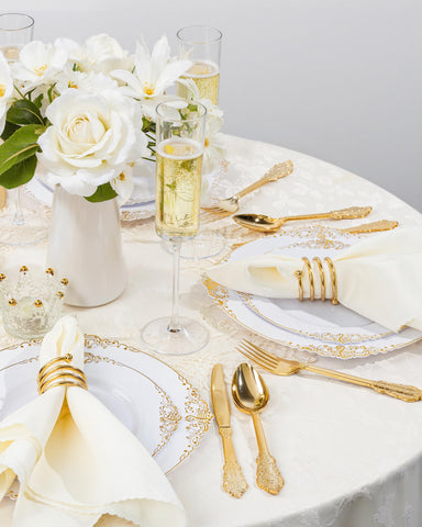 Nervure wedding reception clear flutes in plastic for stylish toasts.